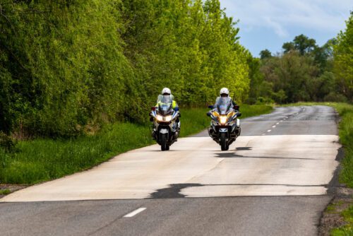 Verkehrsüberwachung per Motorrad – standardisiertes Verfahren?