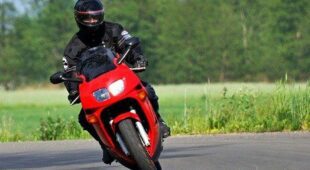 Straßenabschnitt für Motorräder gesperrt – Rechtswidrigkeit