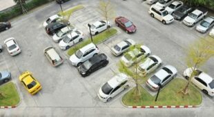 Rückwärtsfahren – Parkplatzunfall