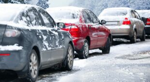 Schneeglätte – Zulässige Fahrgeschwindigkeit eines Fahrzeugs