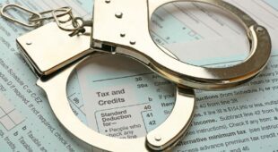 Steuerhinterziehung: Strafbefreiende Selbstanzeige beim Finanzamt