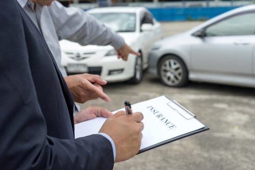 Verkehrsunfall: Schmerzensgelderhöhung bei unangemessenen Abfindungsgebot der gegnerischen Kfz-Haftpflichtversicherung