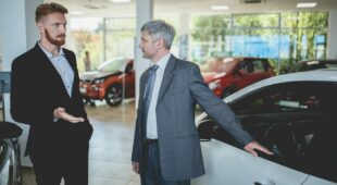 Minderungsansprüche nach Kauf eines mangelhaften Fahrzeugs bei Vorliegen einer Garantieversicherung