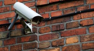 Persönlichkeitsrechtsverletzung: Überwachung Nachbarn mit Kamera