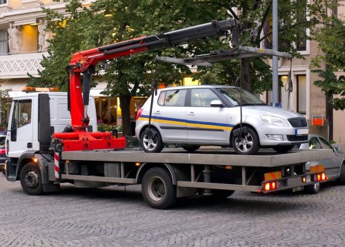 Verkehrsunfall: Höhe der Abschleppkosten und Ersatz des Wertes der Tankfüllung