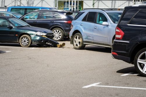 Verkehrsunfall auf Parkplatz – Anscheinsbeweis gegen Rückwärtsfahrenden
