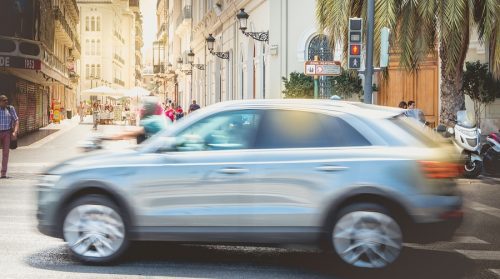 Verkehrsunfall: Kollision mit einem Kreuzungsräumer