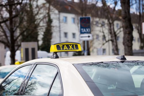 Nutzungsausfall und Verdienstausfall für ein teilweise gewerblich genutztes Taxi