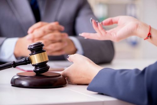 Rechtsanwaltsvertrag - vorzeitige Auftragsbeendigung - Anfall der Verfahrensgebühr