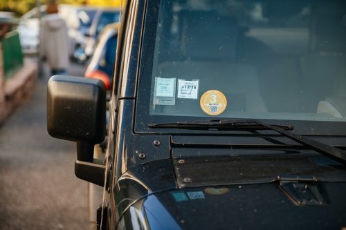 Gebrauchtwagenkaufvertrag - unberechtigt angebrachte grüne Umweltplakette