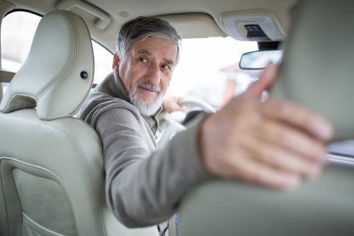 Verkehrsunfall: Rückwärtsfahren und Anfahren vom Fahrbahnrand