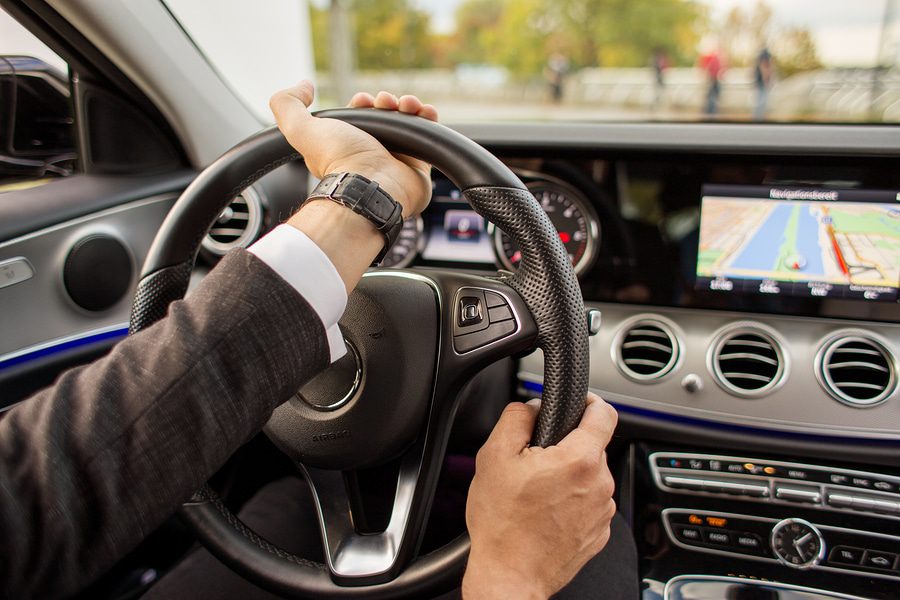 Verkehrsunfall mit Unfallmanipulation – fehlende Lenkbewegung nach rechts Verkehrsunfall mit Unfallmanipulation – fehlende Lenkbewegung nach rechts