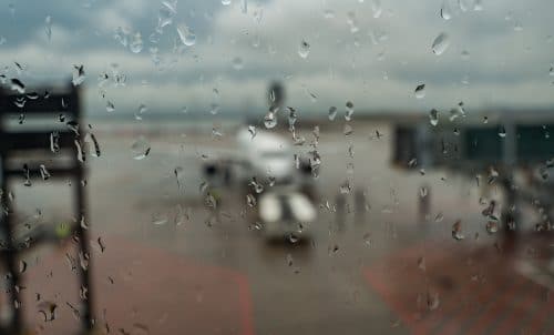 Flugannullierung - Ausgleichsanspruch bei rutschiger Landebahn bei Regen und starkem Wind