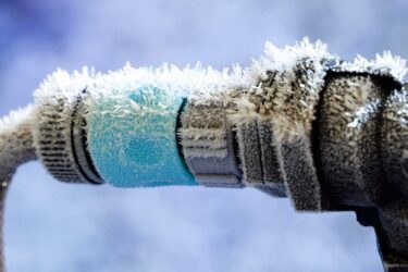 Frostbedingter Leitungswasserschaden – grobe fahrlässige durch Mieter