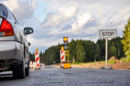 Sorgfaltspflichten eines Fahrzeugführers bei Bauarbeitern im Baustellenbereich