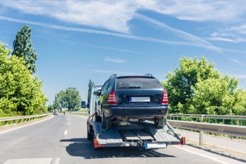 Verkehrsunfall - Verbringungskosten eines beschädigten Spezialfahrzeugs in eine Spezialwerkstatt