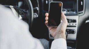 Handy heruntergefallen – Funktionsprüfung stellt Benutzen und Handyverstoß dar