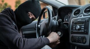 Vollkaskoversicherung – Ansprüche gegen Autohaus bei Entwendung eines Kundenfahrzeugs