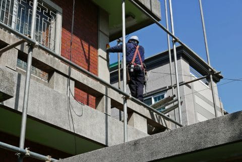 Grenzüberbau - Veränderung eines bereits vorhandenen nicht überbauenden Gebäudes