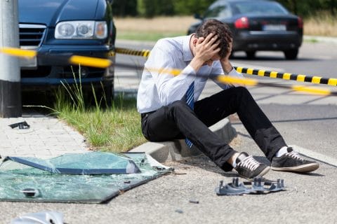 Verkehrsunfall - Kollision eines Linksabbiegers mit einem Geradeausfahrenden