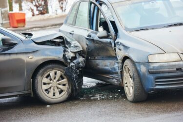 Verkehrsunfall beim parallelen Abbiegen nach rechts – Haftungsverteilung