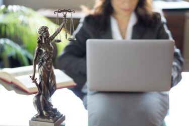 Streitwertbeschwerde – eigennützige eines Rechtsanwalt zulässig?
