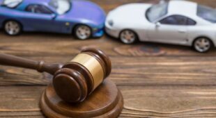 Verkehrsunfall – Rechtsanwaltskostenersatz bei Inanspruchnahme der eigenen Kfz-Kaskoversicherung