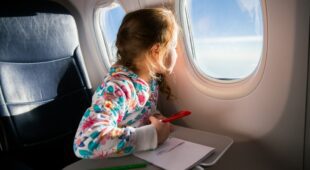 Ausgleichsanspruch der Eltern wegen Nichtbeförderung ihres minderjährigen Kindes per Flugzeug