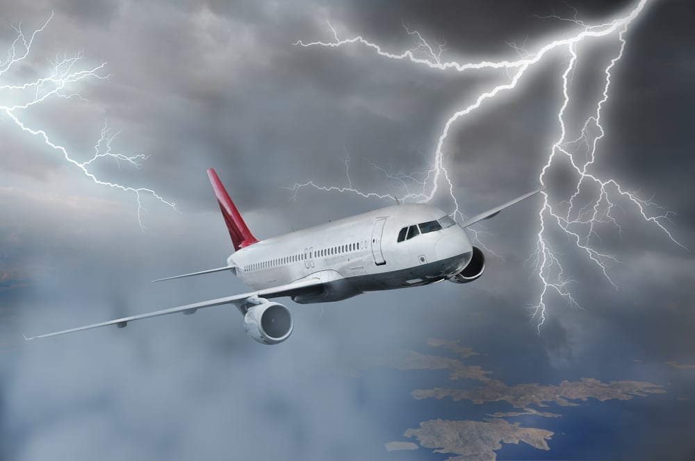 Flugverspätung – Flugzeugaustausch aufgrund eines Blitzeinschlags Flugverspätung – Flugzeugaustausch aufgrund eines Blitzeinschlags