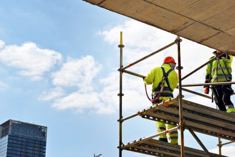 Haftung des Bauherrn für Gerüstunfall bei Verstoß gegen Unfallverhütungsvorschriften