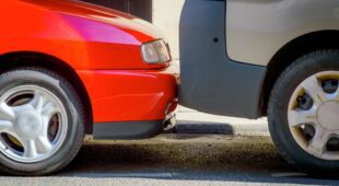 Mithaftung Verkehrsunfall bei Parken im eingeschränkten Halteverbot