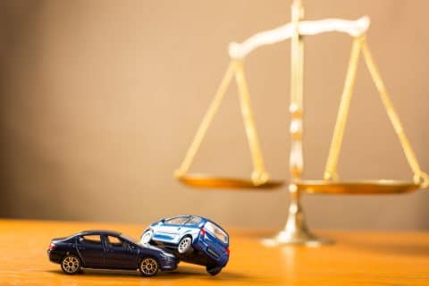 Verkehrsunfall Gewerbetreibender - Einschaltung eines Rechtsanwalts grundsätzlich erforderlich