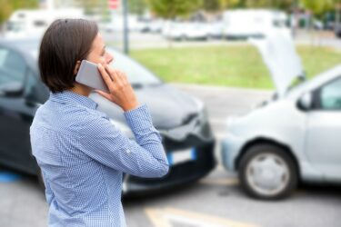Verkehrsunfall –  Vorfahrtsverletzung auf Kläger- und Sorgfaltspflichtverletzung auf Beklagtenseite