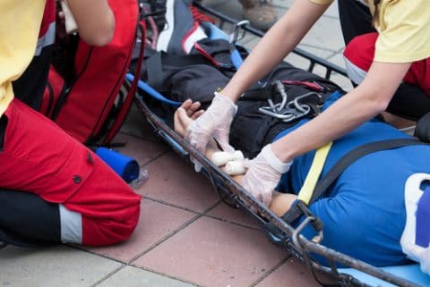 Rettungsassistentsfehler bei der Untersuchung und Behandlung eines Notfallpatienten