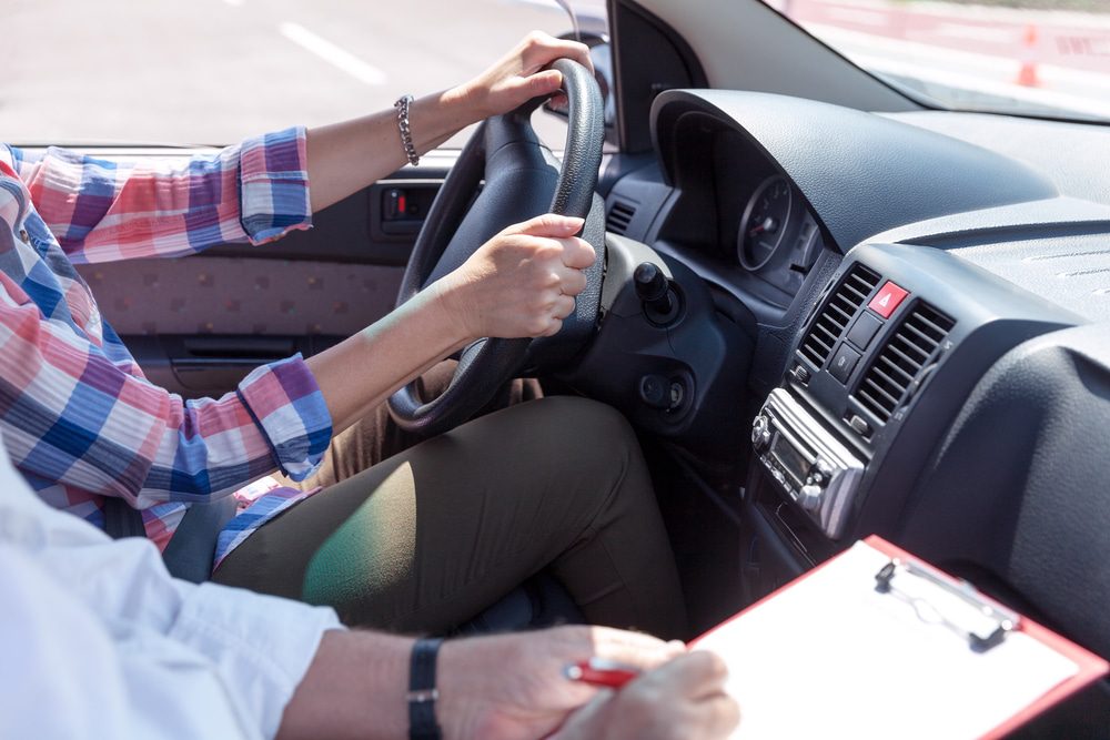 Verkehrsunfall - Kostenerstattung bei Anmietung eines Fahrschulersatzfahrzeugs