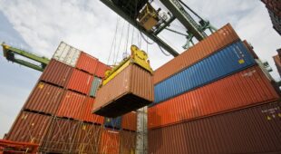 Verkehrssicherungspflichtverletzung – abgestürzte Bauteile einer Containeranlage