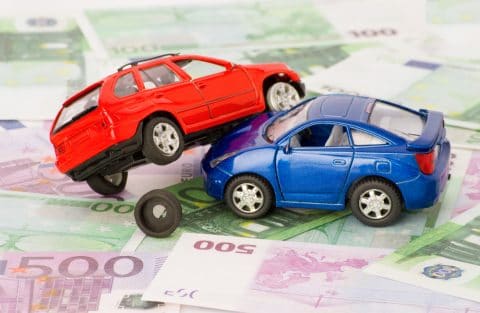 Verkehrsunfall - Kostenpauschale des Geschädigten 30 Euro zuzüglich Mehrwertsteuer