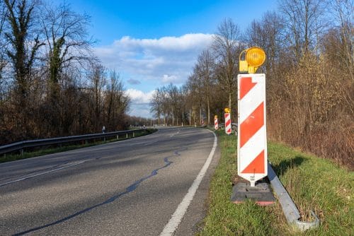 Betriebsgefahrentfall bei bewusster Bildung eines Hindernisses auf der Fahrbahn