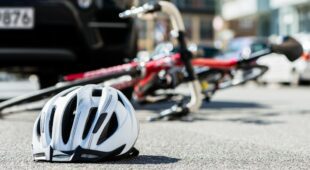 Verkehrsunfall – Kollision Rechtsfahrer mit falschfahrendem Fahrradfahrer