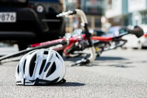 Verkehrsunfall – Kollision Rechtsfahrer mit falschfahrendem Fahrradfahrer