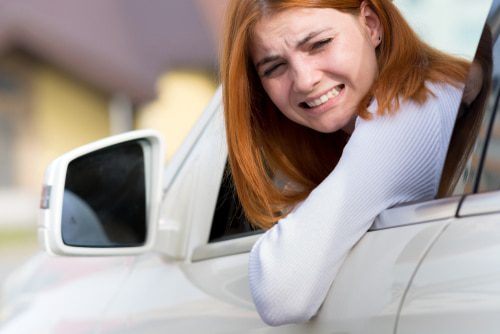 Verkehrsunfall – rückwärtsfahrende fahrende Fahrzeuge auf Parkplatz