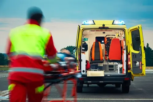 Verkehrsunfall mit Rettungswagen im Einsatz -  Haftungsverteilung