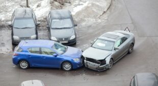 Verkehrsunfall auf Parkplatz – Überschreitung der Schrittgeschwindigkeit