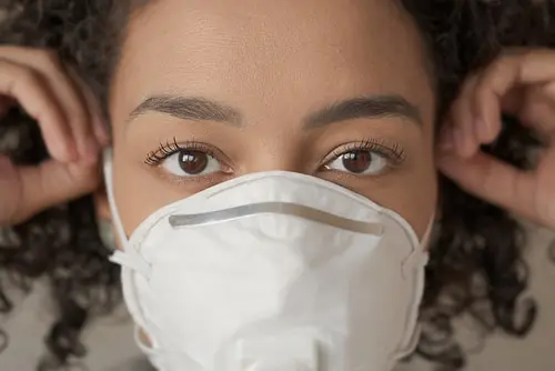 Corona-Pandemie - Mund-Nase-Bedeckung - Verhältnismäßigkeit Schutzmaßnahme