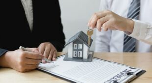 Immobilienkaufvertrag – Wirksamkeit vereinbarte Vertragsabschlussklausel