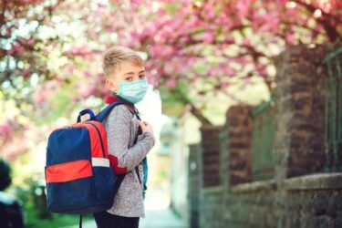 Differenzierung Abschlussverfahren für öffentliche Schulen und Ersatzschulen – Corona-Pandemie