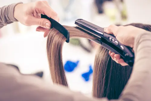 missratene Haarglättung beim Friseur - Schadensersatz- und Schmerzensgeldanspruch