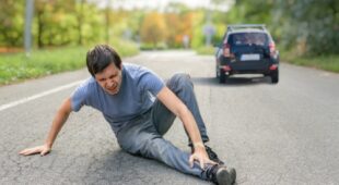Verkehrsunfall – Kollision eines eine Bundesstraße überquerenden Radfahrers mit Kraftfahrzeug