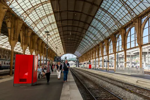 Verkehrssicherungspflicht auf Bahnhof - Bahnsteigkante