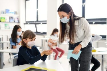 Eilantrag gegen Mund-Nase-Bedeckung während des Schulunterrichts
